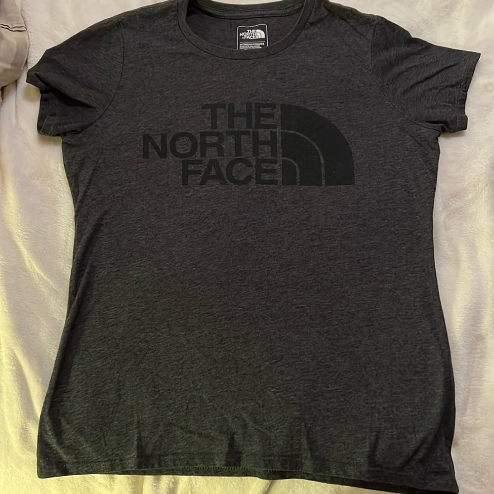 Size small black/dark grey with black lettering north face tee